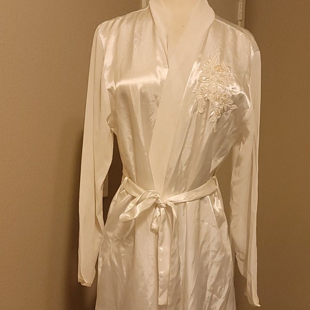 Blossom robe size small